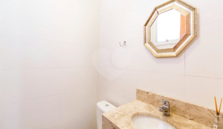 Casa à venda com 4 quartos, sendo 3 suítes, no condomínio Parque Esplanada, Votorantim - SP