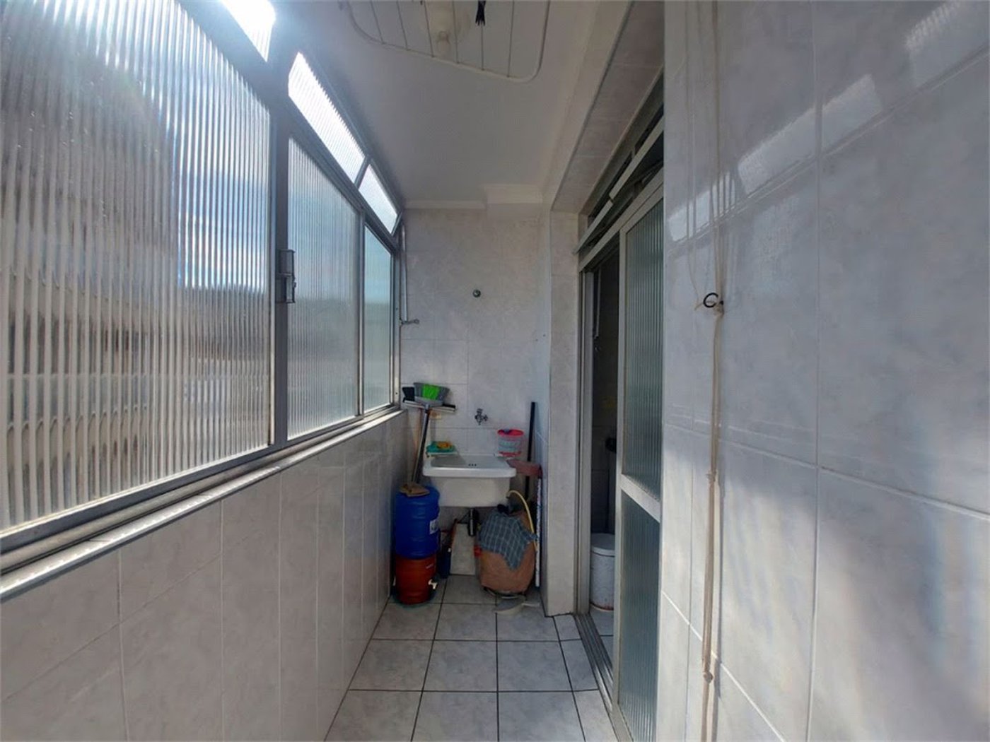 Apartamento com 3 dormitórios à venda, 87 m² por R$ 400.000,00 - Jardim Praiano - Guarujá/SP
