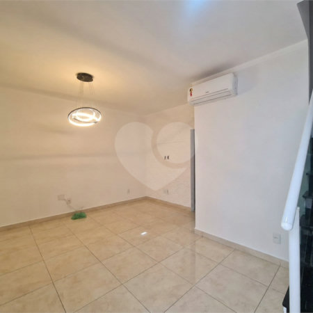 Casa à venda com 3 quartos, sendo 1 suíte, no condomínio Ponta de Leste, São Paulo - SP