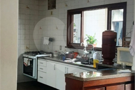 Sobrado à venda com 8 quartos em Jardim São Luís, São Paulo, SP