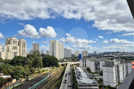Apartamento à venda com 3 quartos, sendo 1 suíte, em Vila Anastácio, São Paulo, SP