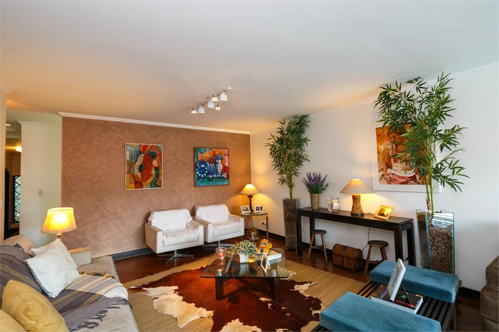 Casa Térrea à venda com 3 quartos, sendo 2 suítes,  em Brooklin Paulista, São Paulo, SP