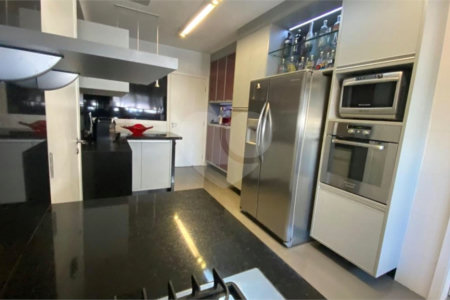 Apartamento à venda com 3 suítes em Vila Romana, São Paulo, SP