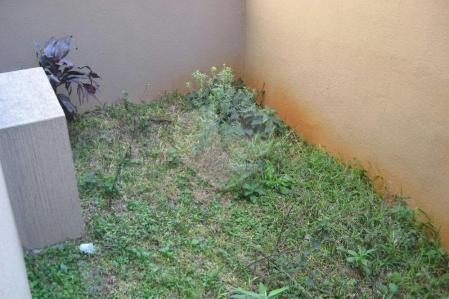 Casa à venda com 3 quartos, sendo 1 suíte, no condomínio Algarve Residencial, São Paulo - SP