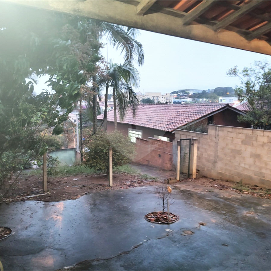 Terreno com Edícula a Venda no Santa Rosa em Vinhedo/SP