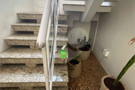 Casa à venda com 5 quartos, sendo 1 suíte, no condomínio Residencial Green Ville, Rio de Janeiro - RJ