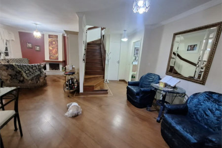 Casa à venda com 5 quartos, sendo 3 suítes, no condomínio Vila Panamericana, São Paulo - SP