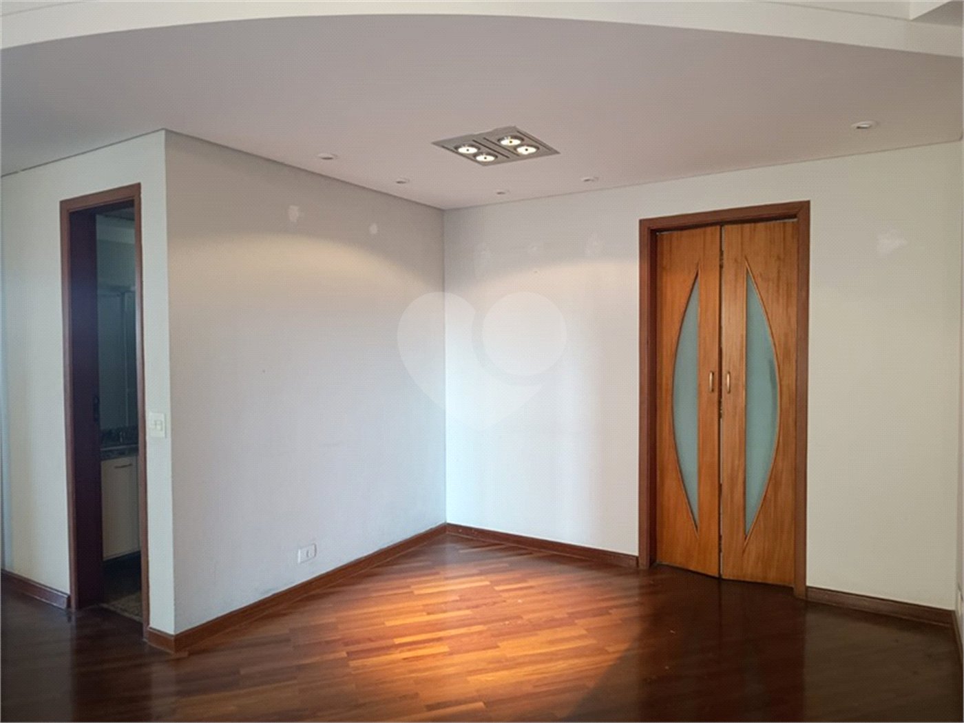 Apartamento à venda com 2 quartos, sendo 1 suíte,  em Vila Suzana, São Paulo, SP