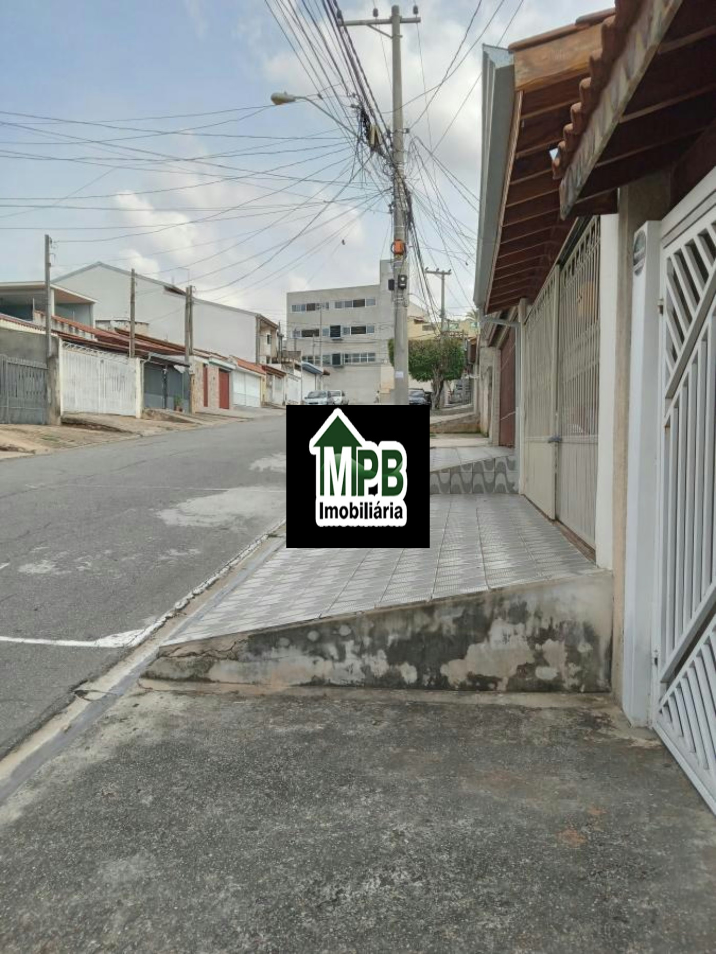 Sobrado à venda com 3 suítes em Jardim São Guilherme, Sorocaba, SP