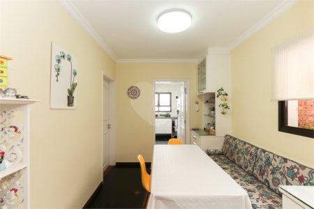 Apartamento à venda com 3 quartos, sendo 2 suítes, em Campo Belo, São Paulo, SP