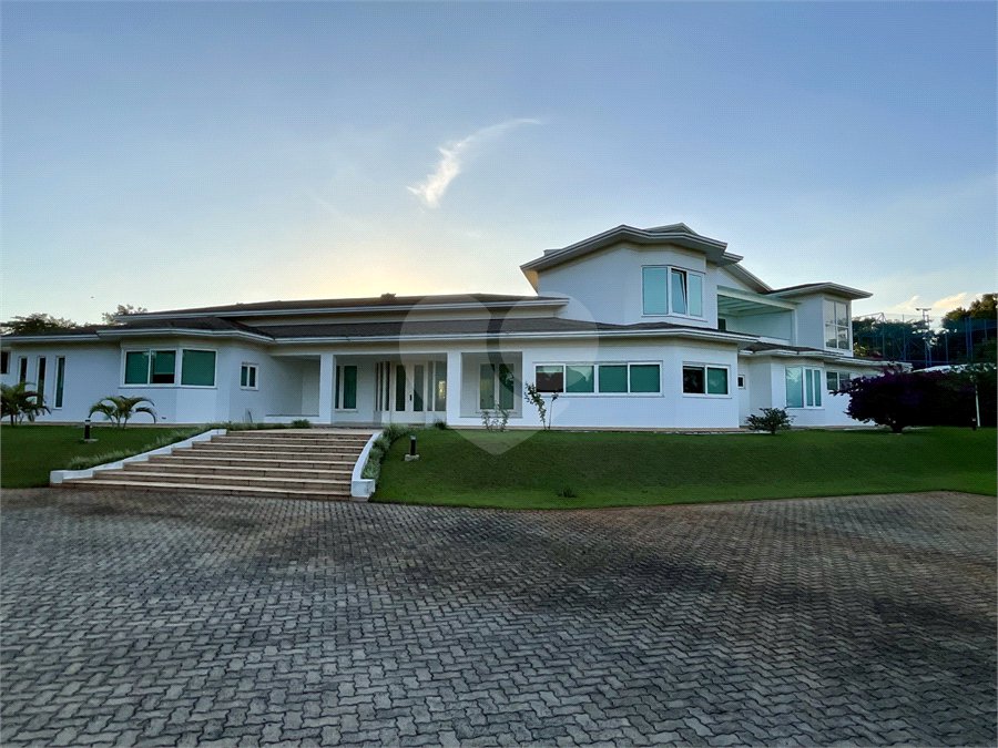 Casa à venda com 6 quartos, sendo 5 suítes, no condomínio City Castelo, Itu - SP