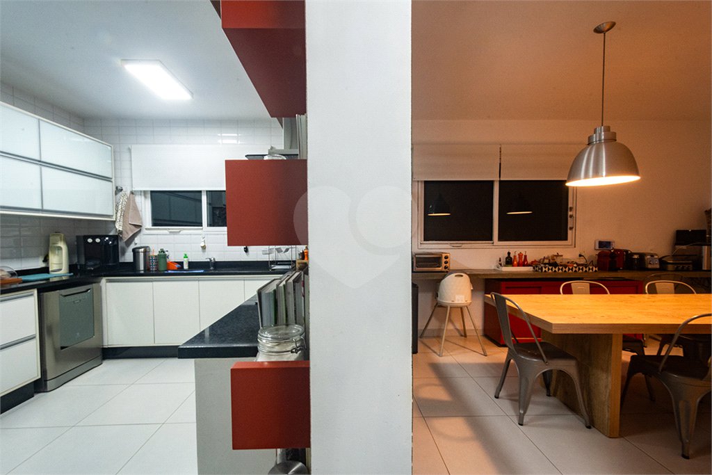 Sobrado à venda com 3 suítes em Vila Ipojuca, São Paulo, SP