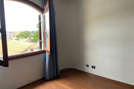 Casa à venda com 3 suítes em Jardim Leonor, São Paulo, SP