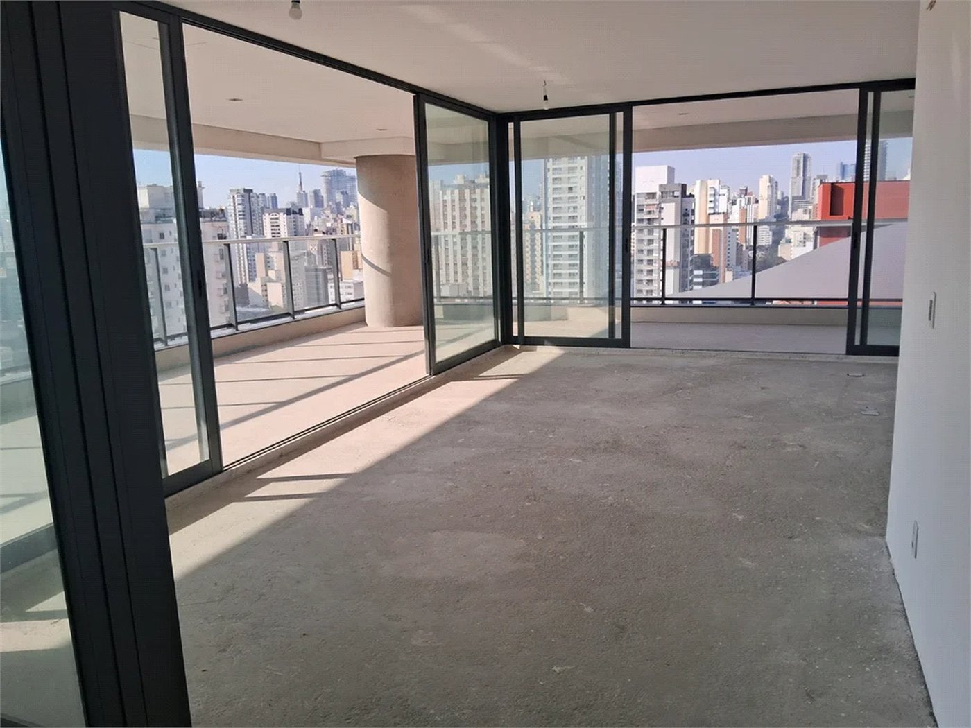 Apartamento à venda com 4 suítes em Pinheiros, São Paulo, SP