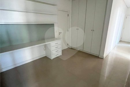 Apartamento à venda com 3 suítes em Vila Andrade, São Paulo, SP