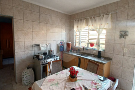 Casa à venda com 3 quartos, sendo 1 suíte,  em Jardim Santa Mônica, São Paulo, SP