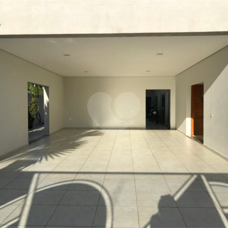 Casa à venda com 5 quartos, sendo 3 suítes, em Loteamento Jardim Morumbi, Atibaia, SP