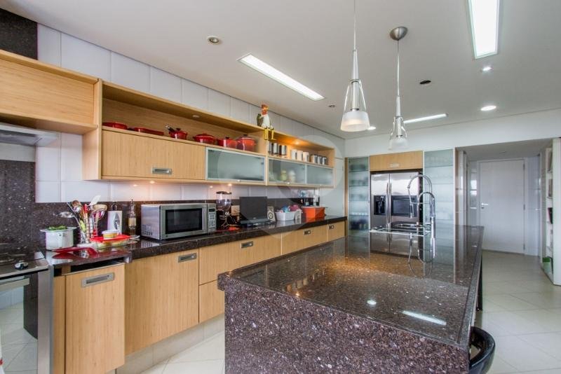 Apartamento à venda com 4 suítes em Jardim Marajoara, São Paulo, SP