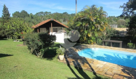 Casa à venda com 3 suítes no condomínio Associação Reserva das Hortênsias, Mairiporã - SP