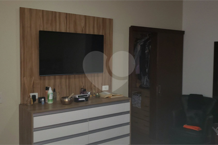 Casa à venda com 3 quartos, sendo 1 suíte, no condomínio Alpes da Cantareira, Mairiporã - SP