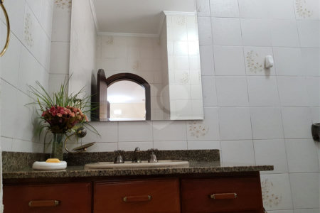 Casa à venda com 3 quartos, sendo 1 suíte, no condomínio City Campo Grande, São Paulo - SP