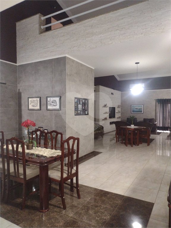 Casa à venda com 3 quartos, sendo 1 suíte, no condomínio Acmti - Colinas do Mosteiro, Terras de Itaici e Recanto dos Pássaros, Indaiatuba - SP