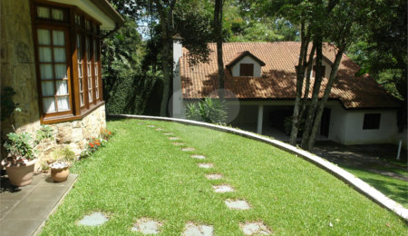 Casa à venda com 3 suítes no condomínio Jardim da Montanha I, Mairiporã - SP