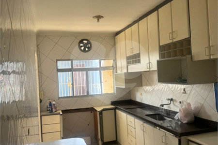 Sobrado à venda com 5 quartos em Bela Vista, Osasco, SP