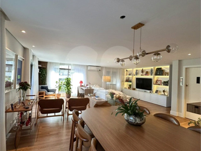 Apartamento para alugar com 3 quartos, sendo 2 suítes,  em Moema, São Paulo, SP