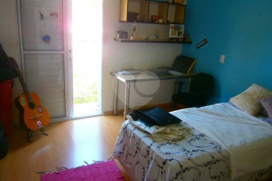 Casa à venda com 4 quartos, sendo 1 suíte, em Horto, São Paulo, SP
