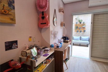Apartamento à venda com 3 quartos, sendo 1 suíte, em Vila Paulicéia, São Paulo, SP