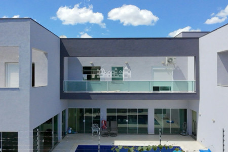 Casa à venda com 5 quartos, sendo 3 suítes, em Loteamento Jardim Morumbi, Atibaia, SP