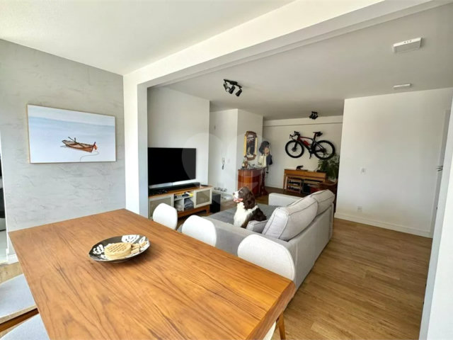 Apartamento à venda com 3 quartos, sendo 2 suítes,  em Chácara Santo Antônio, São Paulo, SP