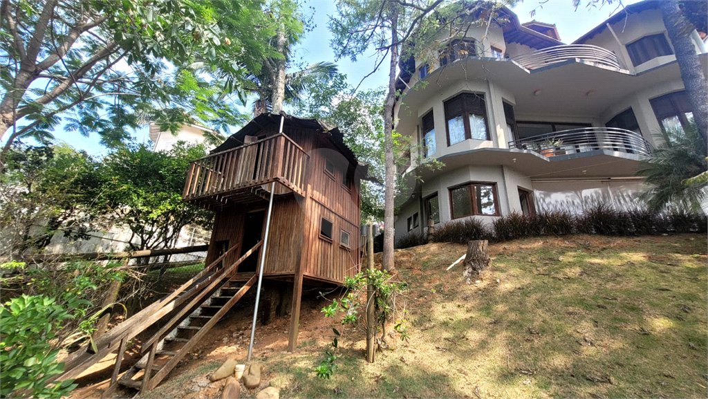 Casa à venda ou para alugar com 4 quartos, sendo 2 suítes, no condomínio Cantareira, Mairiporã - SP