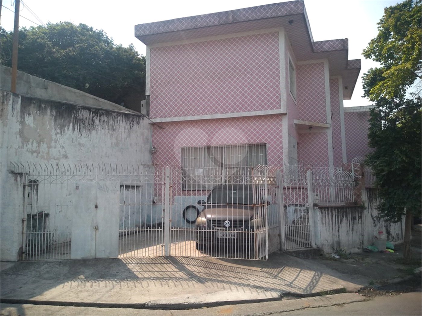 Sobrado à venda com 3 quartos em Vila Nivi, São Paulo, SP