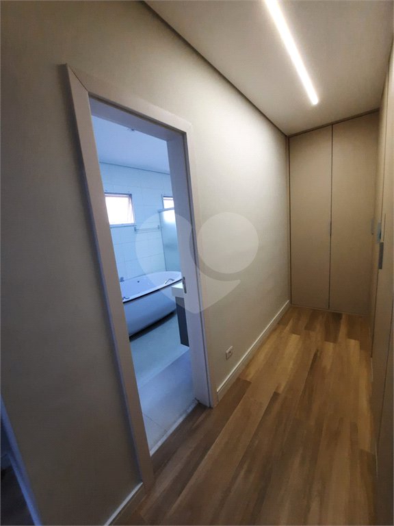 Casa à venda com 3 suítes no condomínio Ecovillagio, São Roque - SP