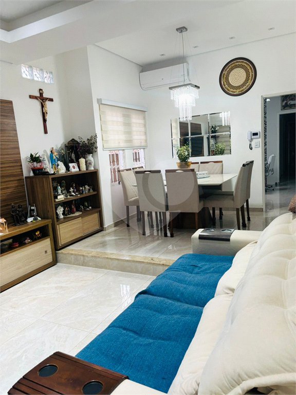 Casa Térrea à venda com 3 quartos, sendo 1 suíte,  em Jardim das Cerejeiras, Atibaia, SP