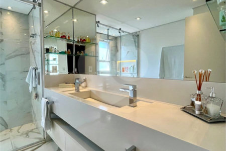 Apartamento à venda com 4 quartos, sendo 3 suítes, em Morumbi, São Paulo, SP
