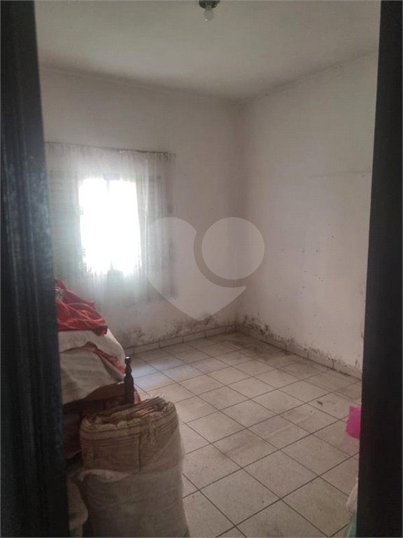 Casa Térrea à venda com 4 quartos em Vila Nivi, São Paulo, SP