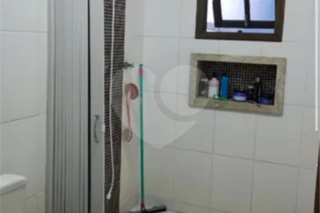 Sobrado à venda com 3 quartos, sendo 1 suíte,  em Jardim Santa Júlia, São José dos Campos, SP