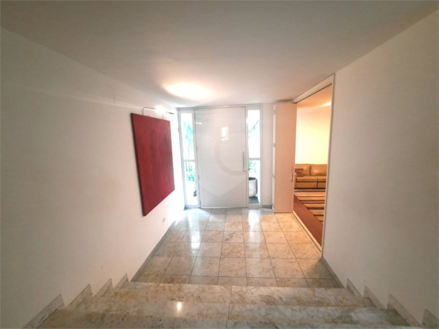 Casa para alugar com 4 quartos, sendo 2 suítes,  em Alto da Boa Vista, São Paulo, SP
