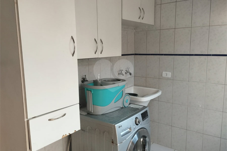 Sobrado à venda com 3 suítes em Vila Constança, São Paulo, SP