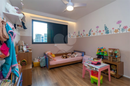 Apartamento à venda com 3 quartos, sendo 1 suíte, em Moema, São Paulo, SP