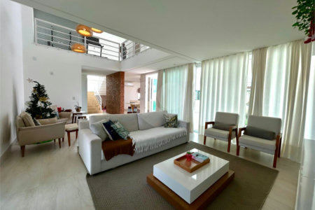 Casa à venda com 5 quartos, sendo 1 suíte, em Orla Norte, Porto Seguro, BA
