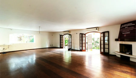 Casa à venda com 4 quartos, sendo 1 suíte,  em Jardim das Bandeiras, São Paulo, SP