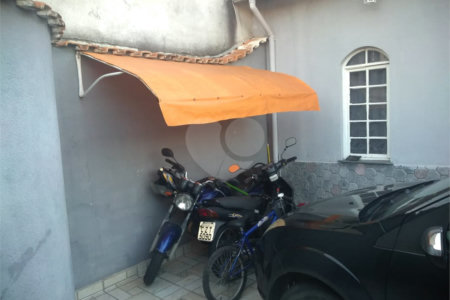 Casa Térrea à venda com 3 suítes em Jardim São Pedro, Mogi das Cruzes, SP