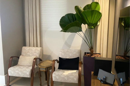 Apartamento à venda com 3 quartos, sendo 1 suíte, em Vila Andrade, São Paulo, SP
