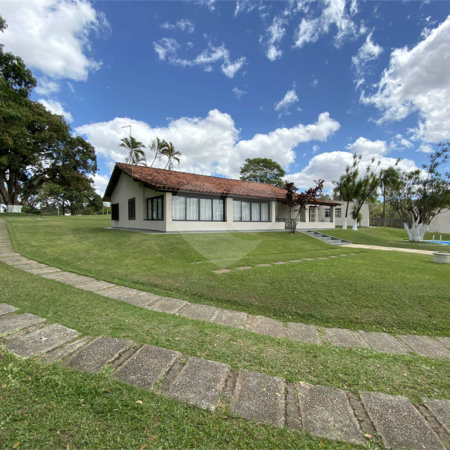 Chácara à venda com 9 quartos, sendo 6 suítes,  em Araçoiaba da Serra, SP
