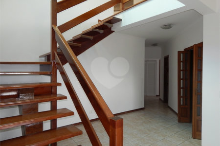 Casa à venda com 3 quartos, sendo 1 suíte, no condomínio Alpes de Vinhedo, Vinhedo - SP