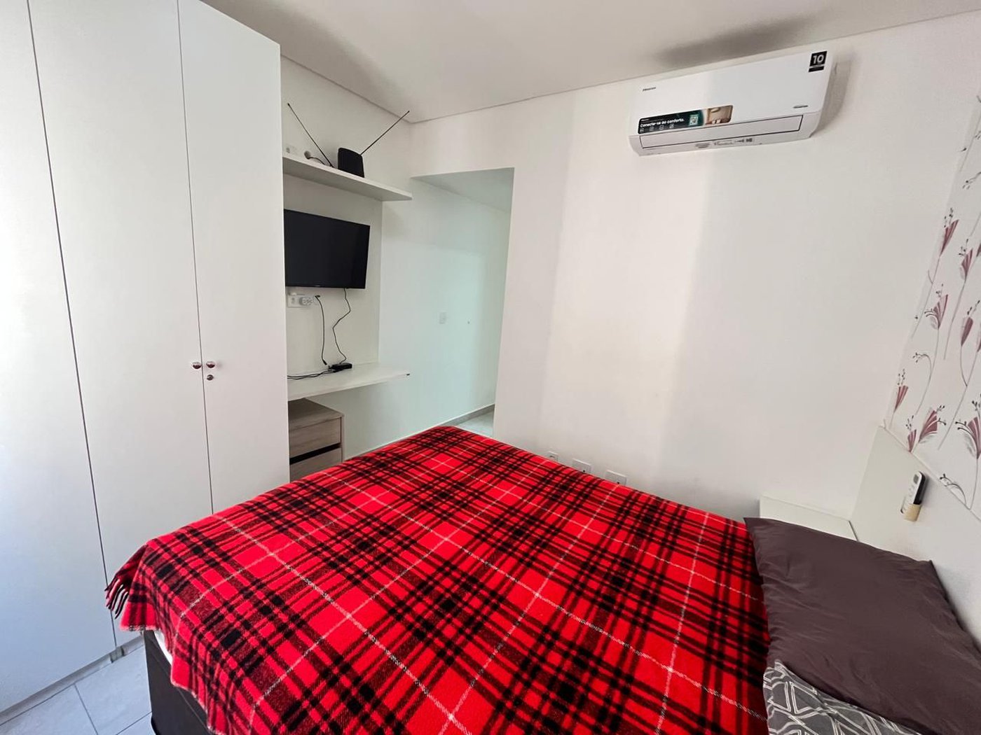 Oportunidade em Pitangueiras! Apartamento de 2 Dormitórios a Poucos Passos da Praia